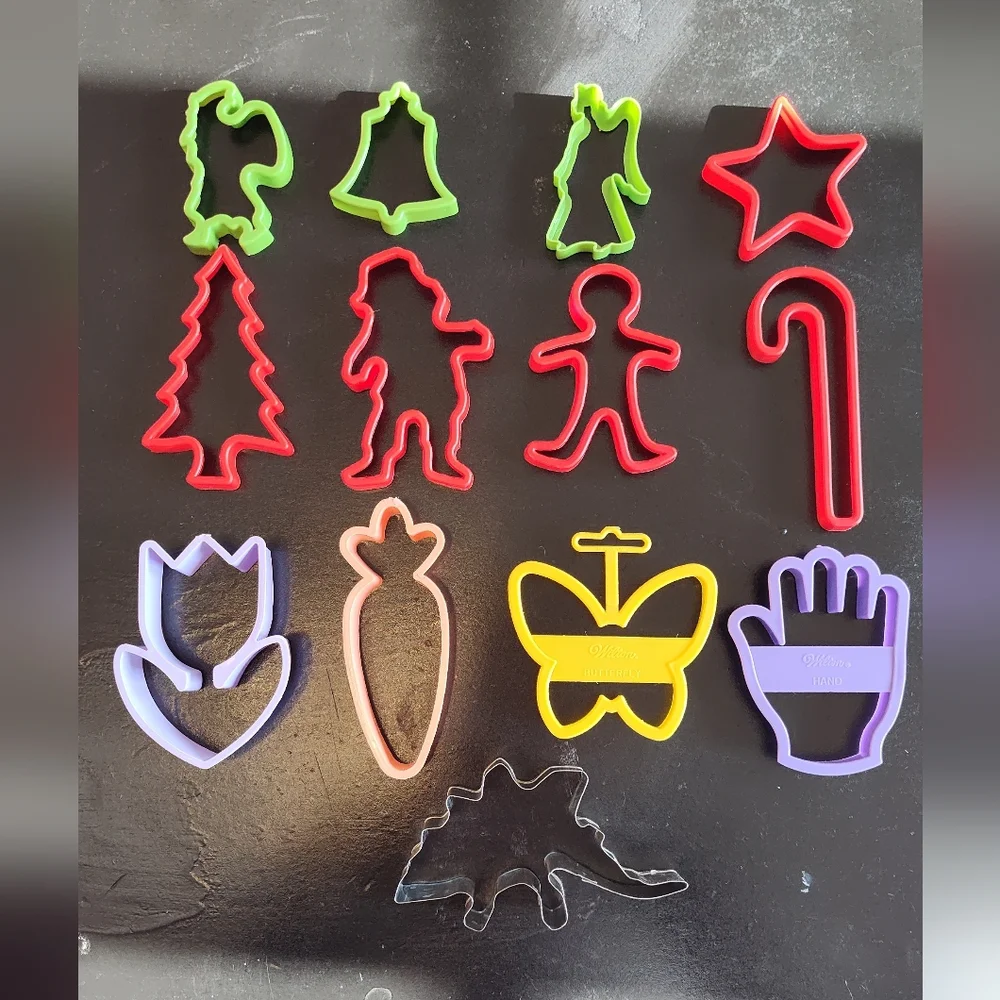 13 Vintage Cookie Cutters - Hallmark/Wilton - Christmas, Spring, Dino, 1992/1993